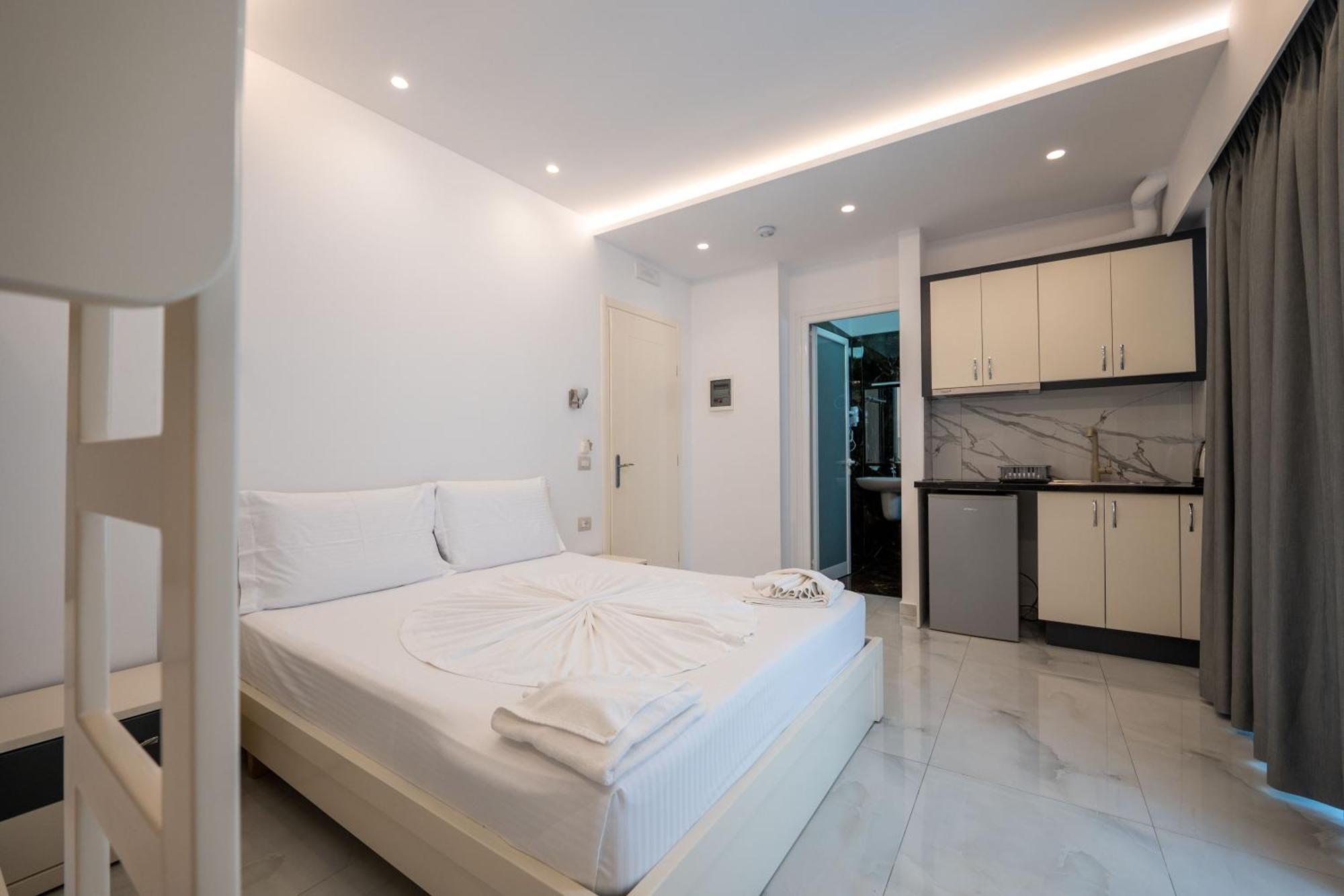 Apartments Mario Ксамил Экстерьер фото